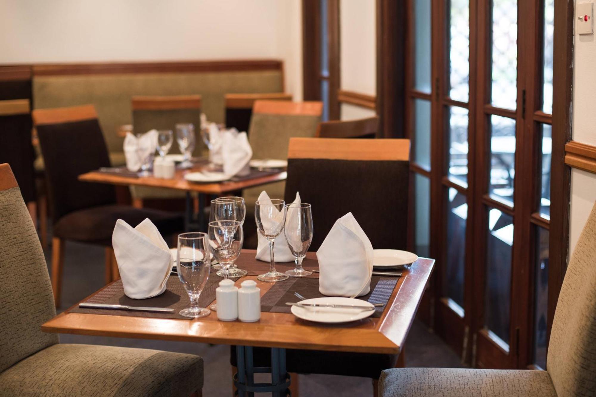 Protea Hotel By Marriott Dar Es Salaam Oyster Bay Экстерьер фото