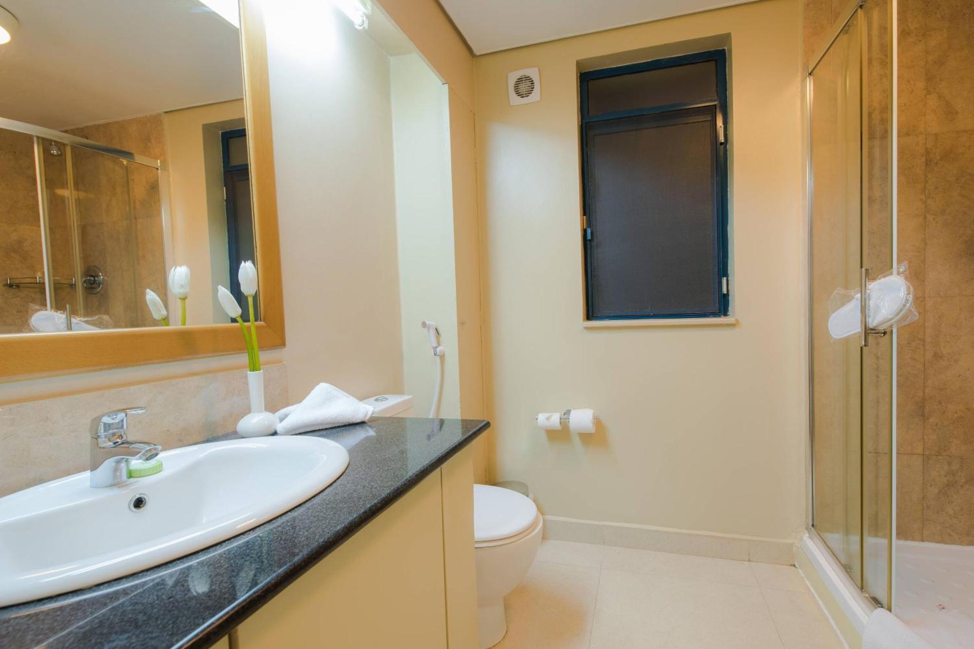 Protea Hotel By Marriott Dar Es Salaam Oyster Bay Экстерьер фото