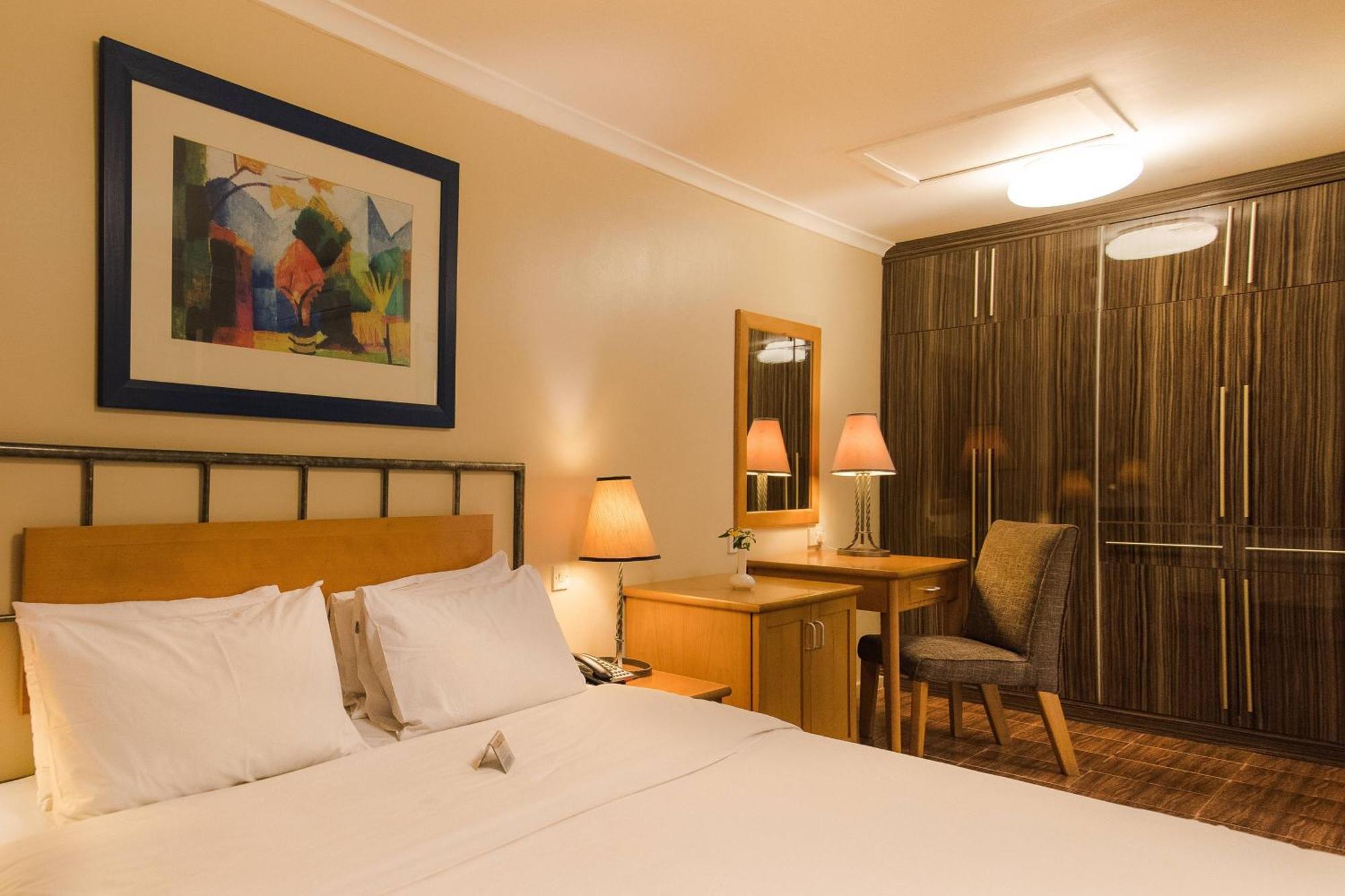 Protea Hotel By Marriott Dar Es Salaam Oyster Bay Экстерьер фото