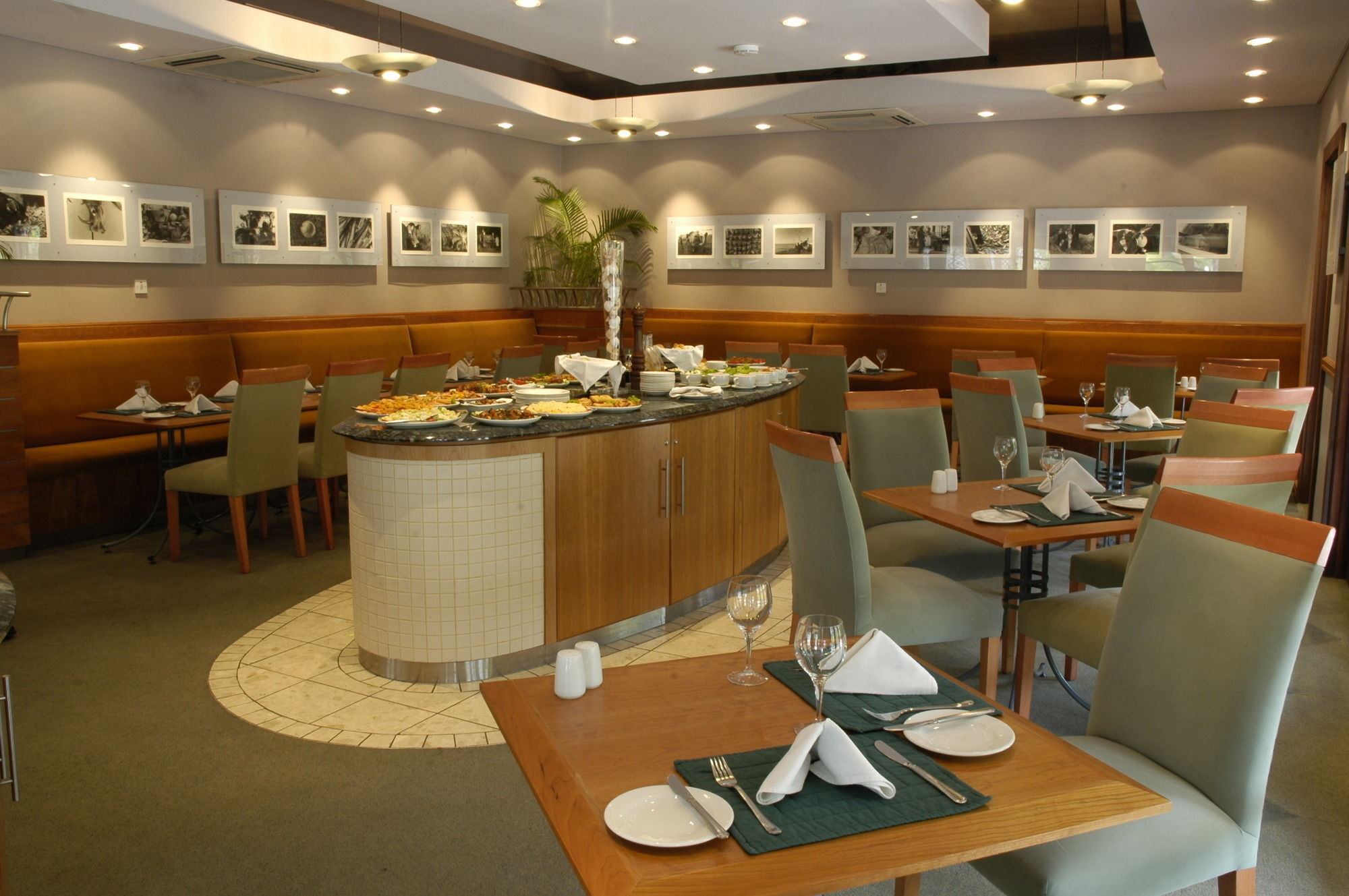 Protea Hotel By Marriott Dar Es Salaam Oyster Bay Экстерьер фото