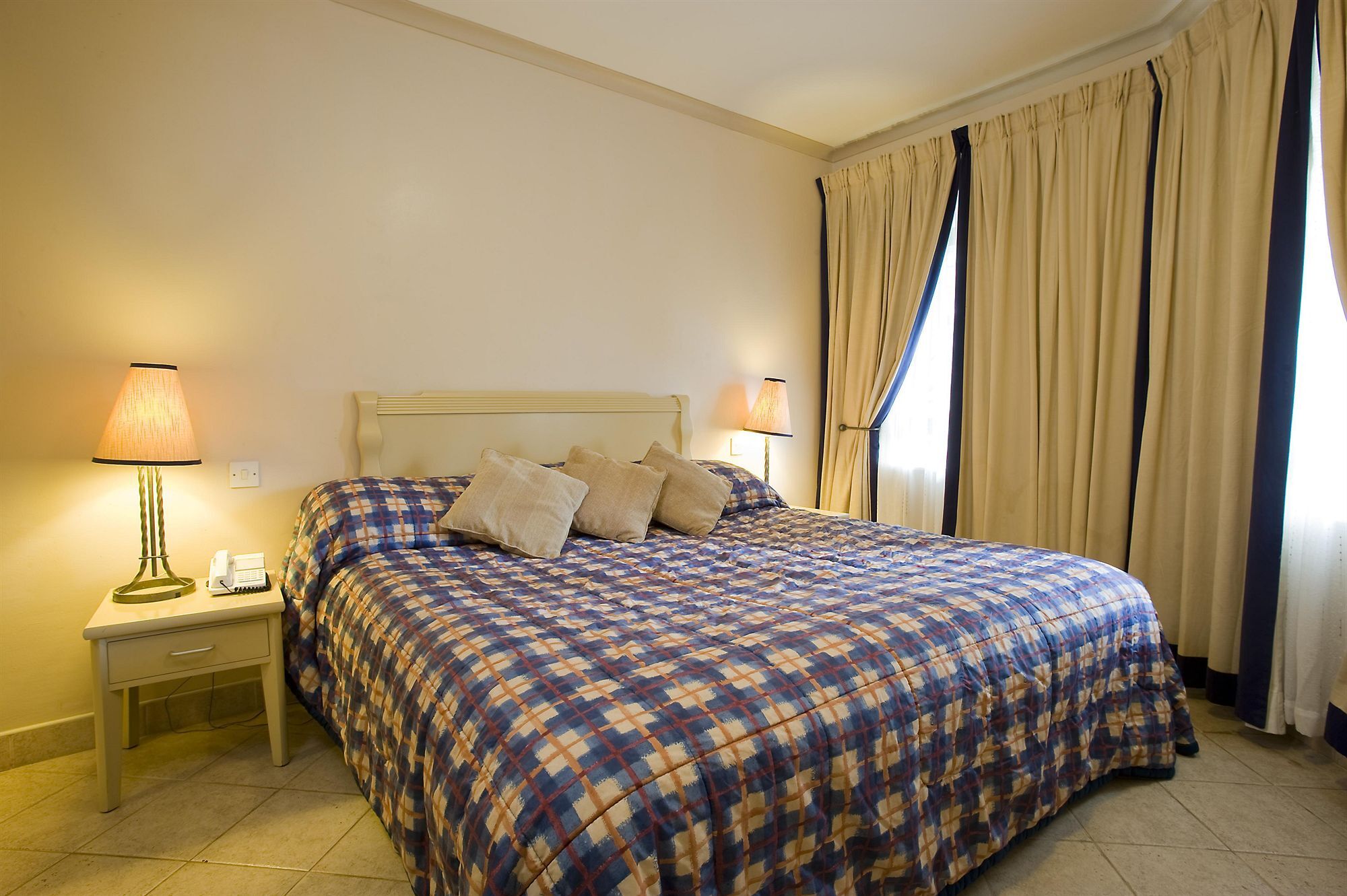 Protea Hotel By Marriott Dar Es Salaam Oyster Bay Экстерьер фото